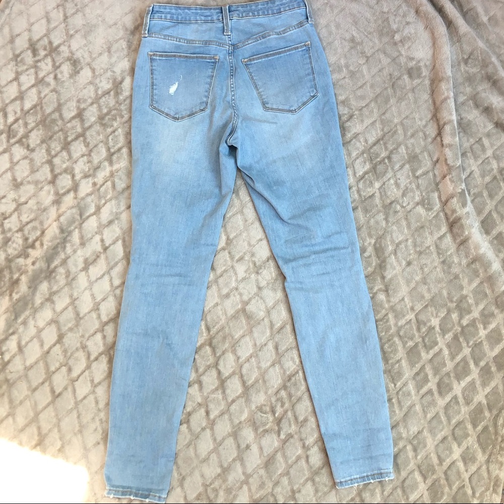 Universal Thread High-Rise Light Wash Jeggings - Picture 3 of 7